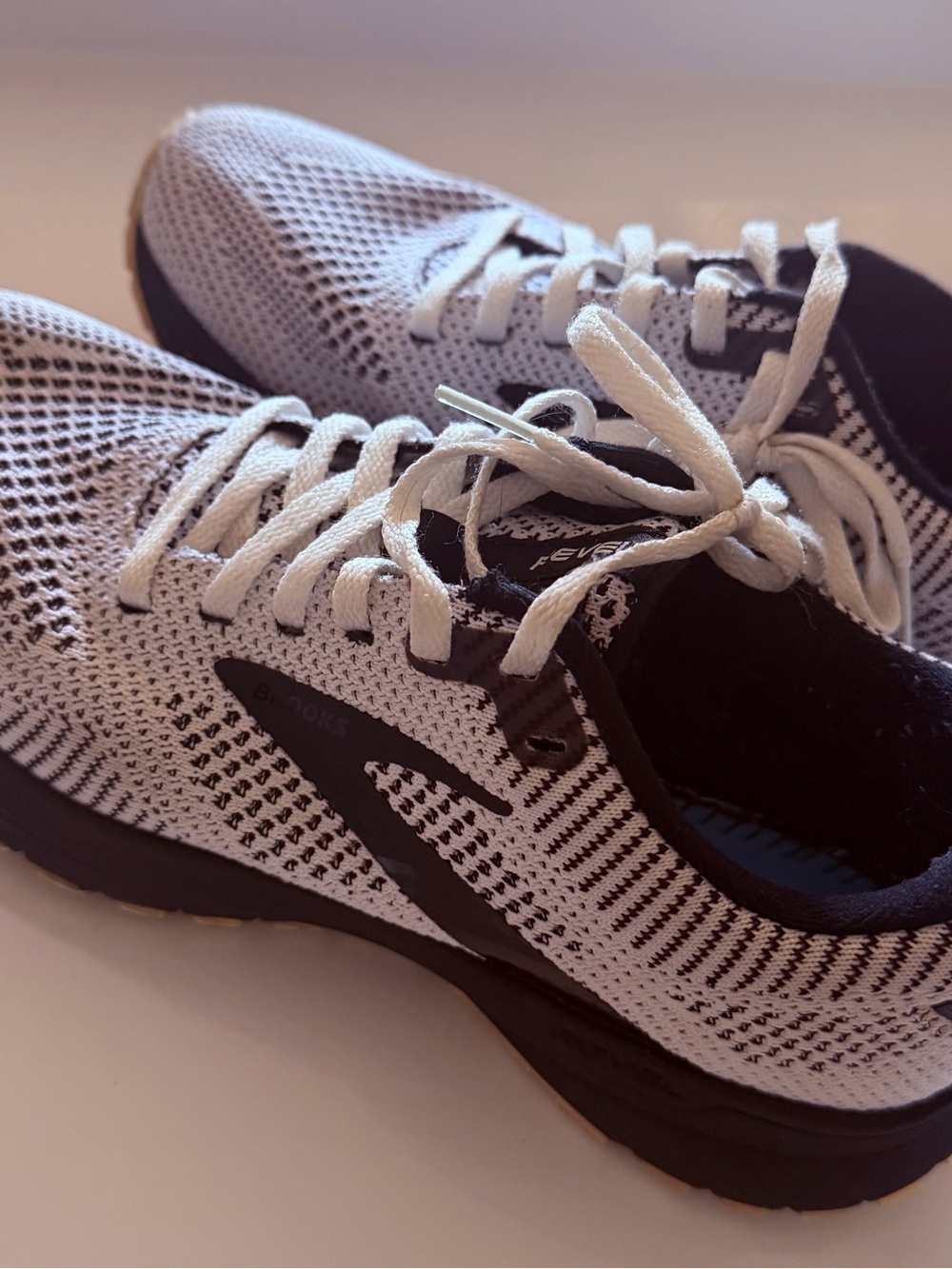 Brooks Revel Knit Running Shoe - White & Black